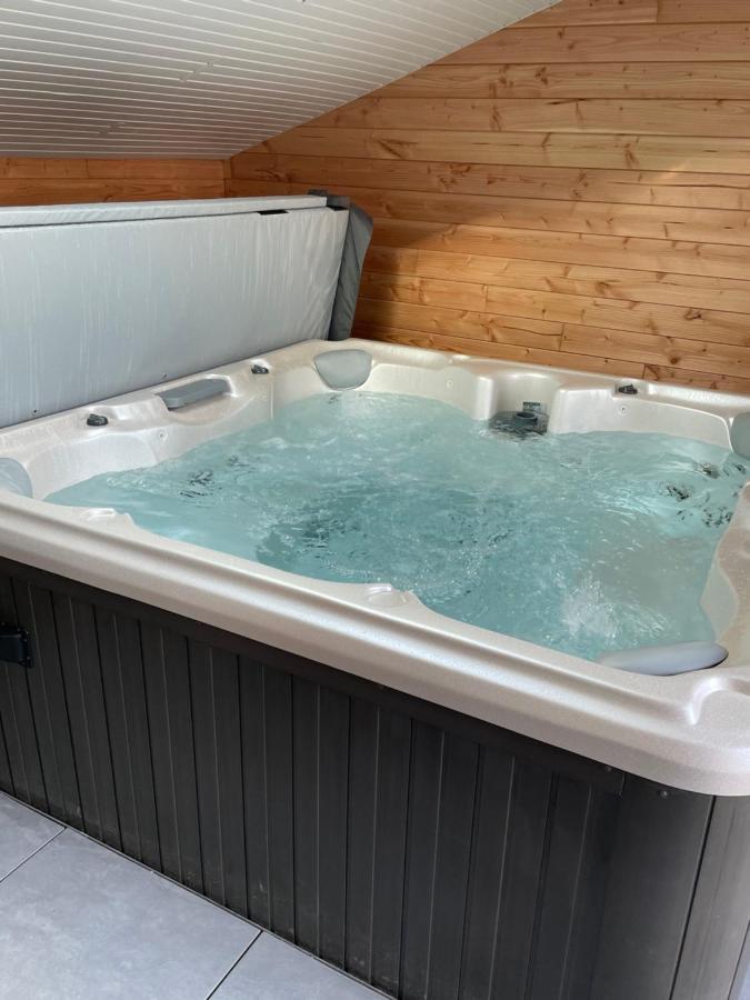 Magnifique Corps De Ferme Renove Avec Jacuzzi Villa Hillion Luaran gambar